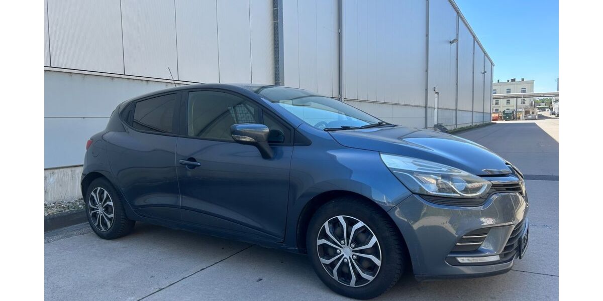 Renault Clio 253.160 km 2.900 &euro; Mainz-Mombach 55120