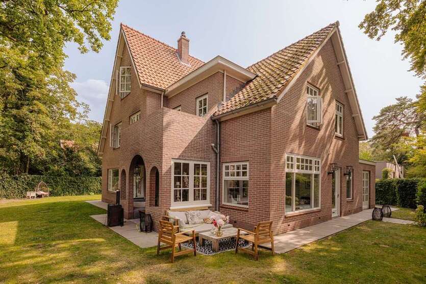 Haus zum Kaufen in Bergen NH 2.895.000 € 284 m²