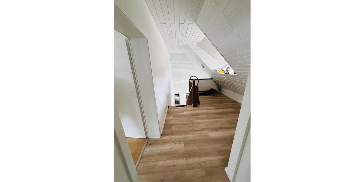Dachgeschoßwohnung Embsen - 3 Zimmer, 90 m&sup2;, 980&euro; | Angebot:26675205