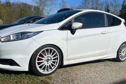 Ford Fiesta 102.000 km 13.300 &euro; Simbach am Inn 84359