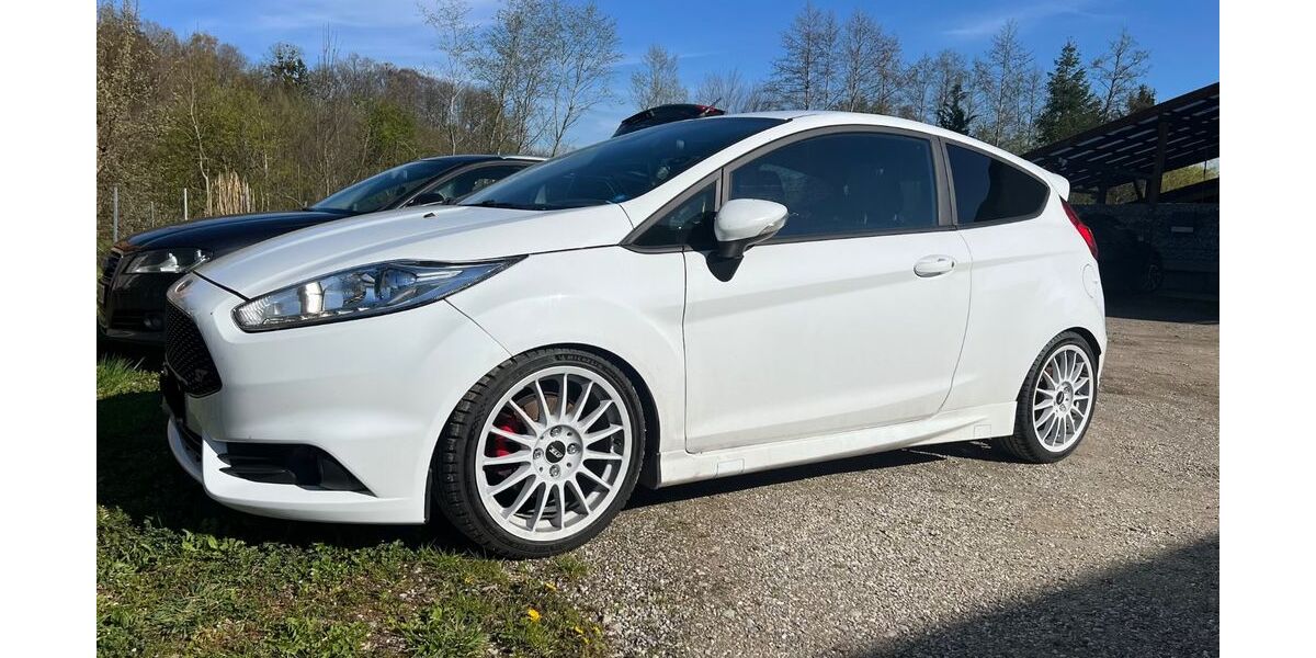 Ford Fiesta 102.000 km 13.300 &euro; Simbach am Inn 84359