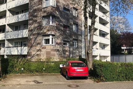 ANLAGE !!! Wohnung mit großer Loggia u. Tiefgaragenplatz
