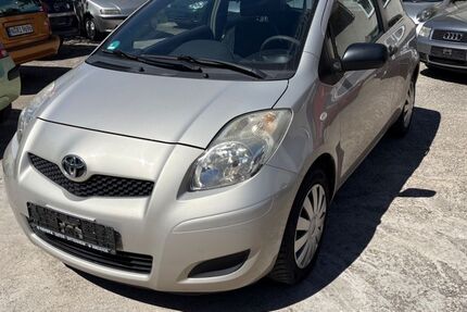 Toyota Yaris 211.986 km 850 &euro; Nürnberg 90427