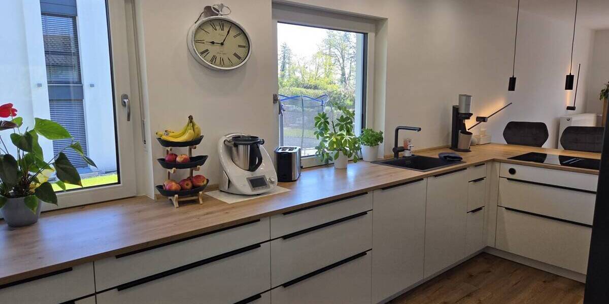 Einfamilienhaus Burghausen - 8 Zimmer, 298 m&sup2;, 1.180.000&euro; | Angebot:26730817