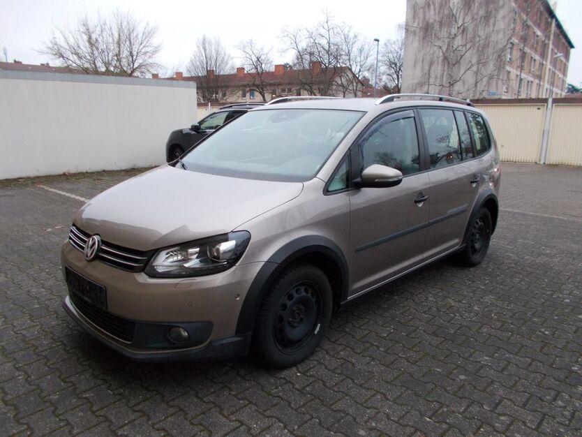 VW Touran 111.000 km 11.999 € Mainz 55129