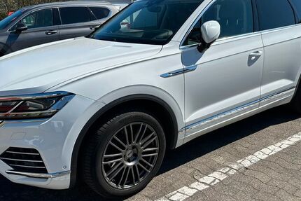 VW Touareg 220.900 km 32.350 &euro; Kelkheim (Taunus) 65779