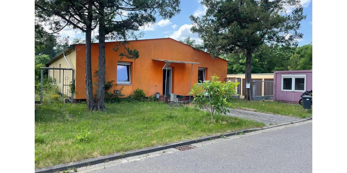 Einfamilienhaus Senftenberg - 8 Zimmer, 260 m&sup2;, 185.000&euro; | Angebot:24324488