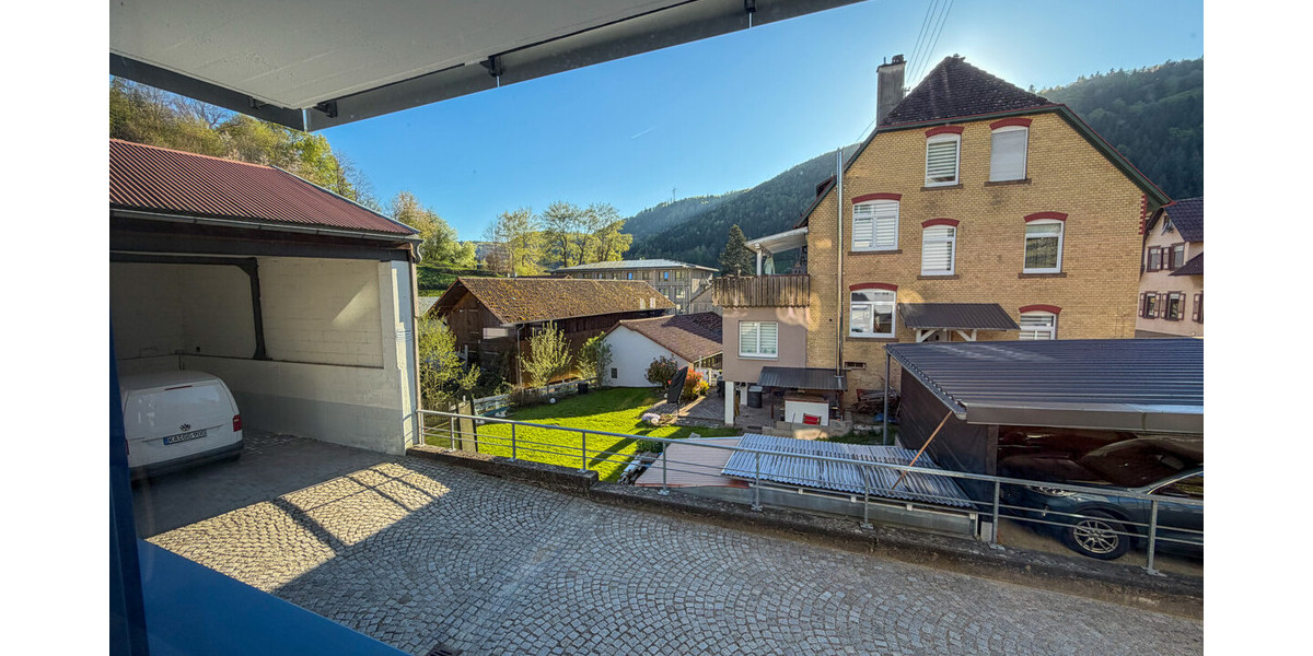 Haus im Haus- 6,5 Zimmer Wohnung in zentraler Lage - Etagenwohnung Höfen an der Enz Höfen (Enz) | Angebot:26828499
