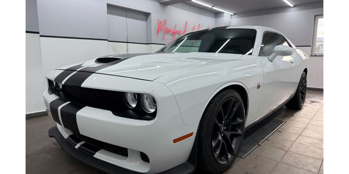 Dodge Challenger 36.984 km 43.990 &euro; München 81243
