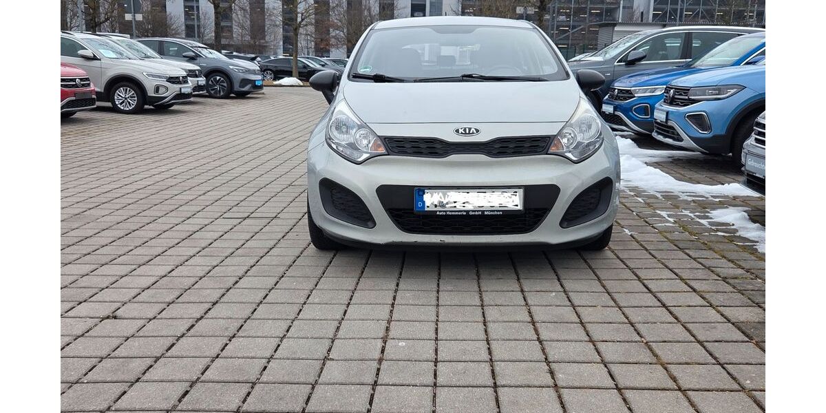 Kia Rio 121.225 km 4.899 &euro; München 80796