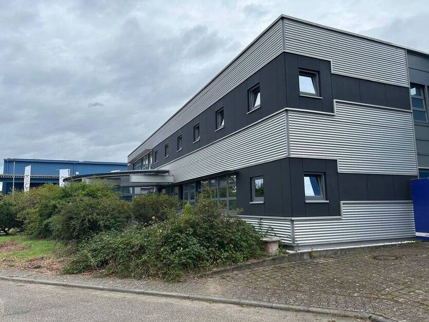 Repräsentative und gepflegte Gewerbeimmobilie mit vielfältiger Nutzungsmöglichkeit in Waghäusel-Kirrlach zimmer