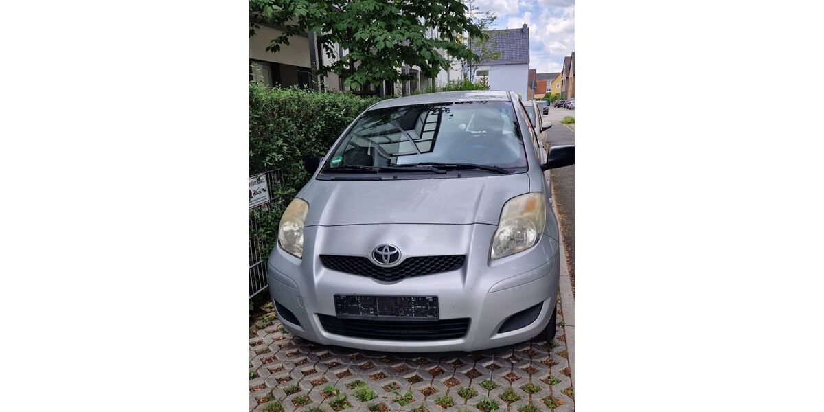 Toyota Yaris 186.000 km 2.600 &euro; Gustavsburg 65462