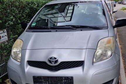 Toyota Yaris 186.000 km 2.900 &euro; Gustavsburg 65462