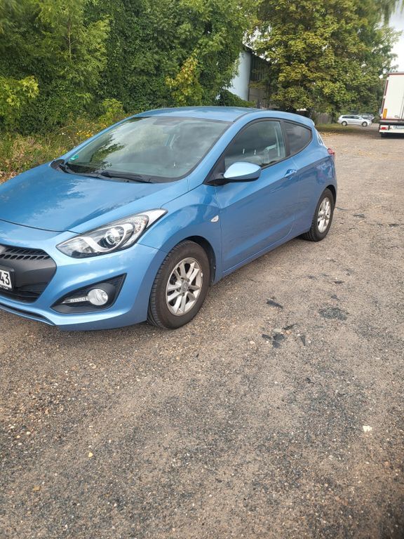 i30