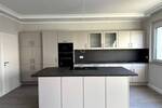 Exklusive Eigentumswohnung inkl. sehr hochwertiger Einbauküche und großem Balkon, optional Stellplatz 3 zimmer