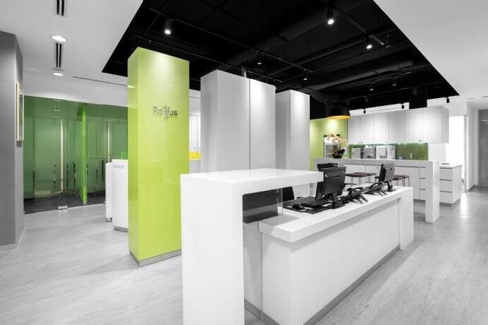 Voll ausgestatteter privater Büroraum für Sie und Ihr Team in Regus Königstraße