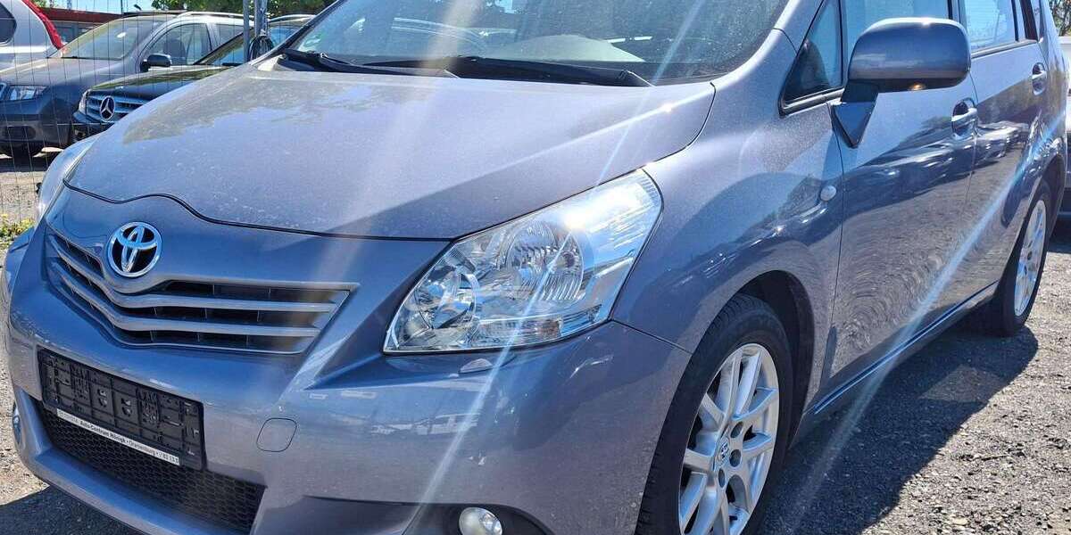 Toyota Verso 196.000 km 5.450 &euro; Berlin 13597