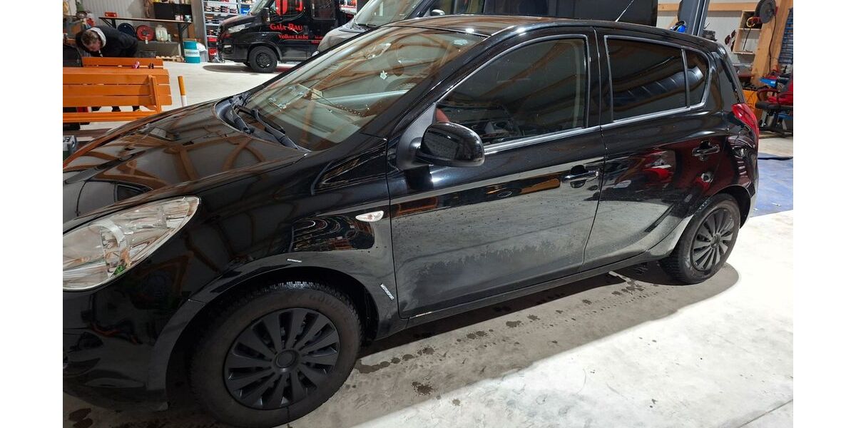 Hyundai i20 75.630 km 5.500 &euro; Pfullendorf 88630