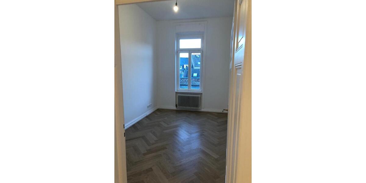 Etagenwohnung Wiesbaden Klarenthal - 5 Zimmer, 125 m&sup2;, 2.225&euro; | Angebot:26404973