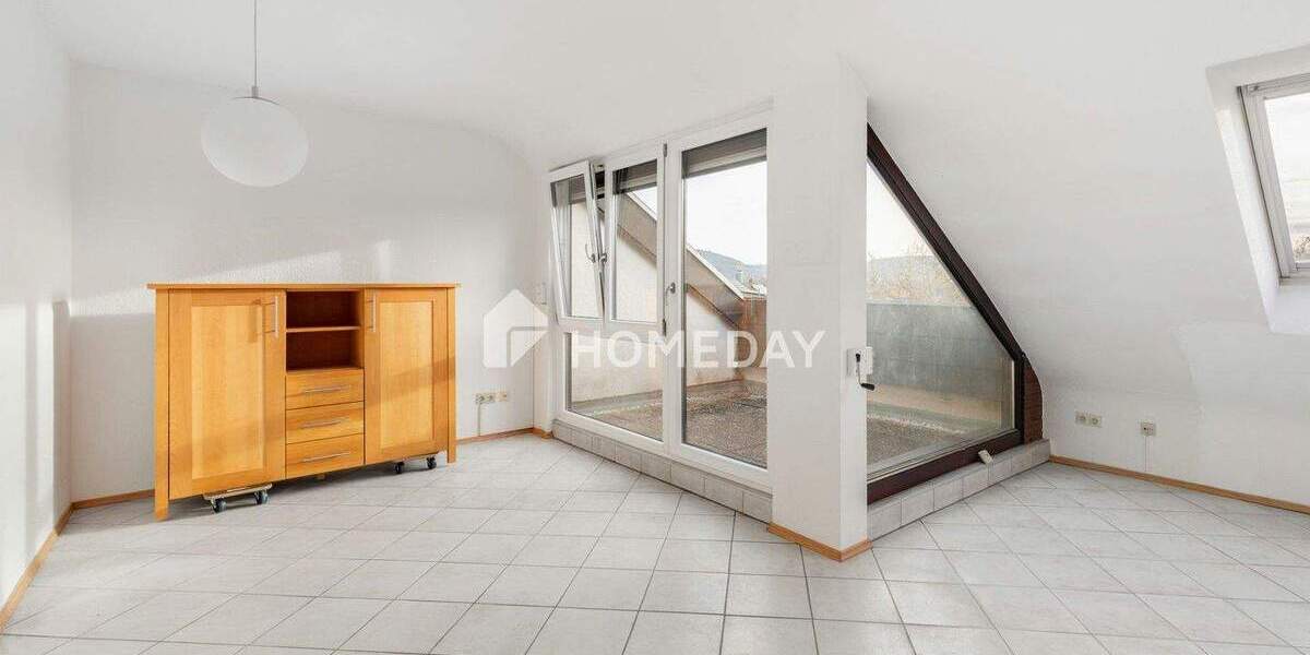 Dachterrasse mit Abendsonne: 2 Zimmer über den Dächern von Rüppurr 2 zimmer