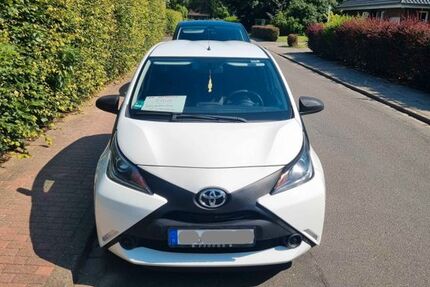 Toyota Aygo (X) 33.580 km 7.500 &euro; Glückstadt 25348