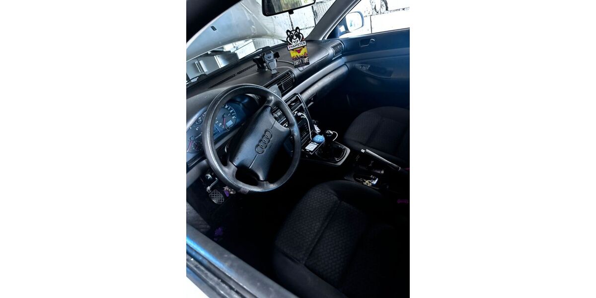 Audi A4 208.000 km 650 &euro; Cottbus 03046