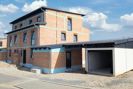 Großzügige DHH mit PV-Anlage, Einbauküche, 2 Bädern, großem Grundstück und Fernblick! zimmer