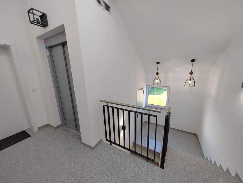 NEUBAU 3 Z. DG Eigentumswohnung mit Tiefgarage und Aufzug ! 3 zimmer