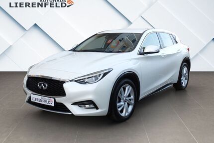 INFINITI Q30