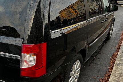 Chrysler Voyager 159.000 km 14.990 &euro; Berlin 10551