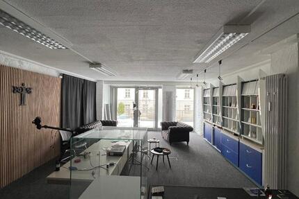 kleines Büro im EG zimmer