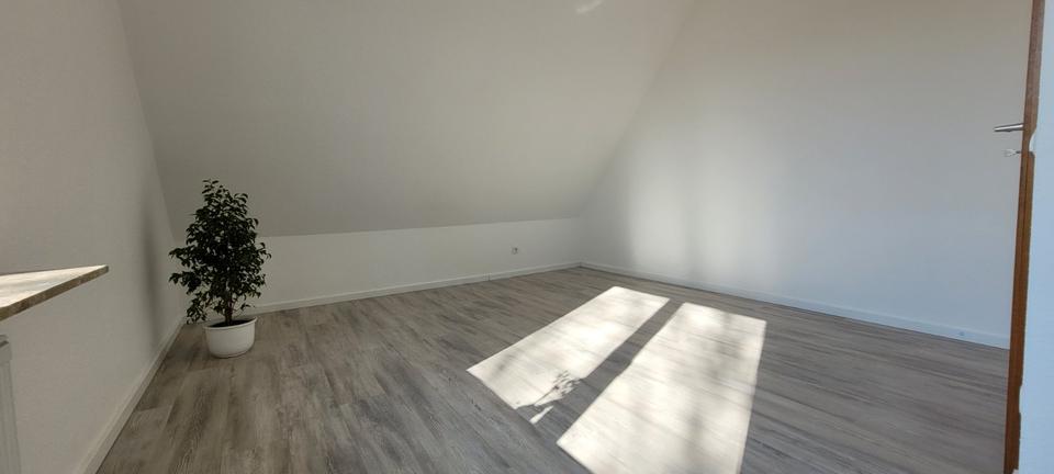 Etagenwohnung Bönningstedt - 4 Zimmer, 90 m&sup2;, 1.500&euro; | Angebot:25395219