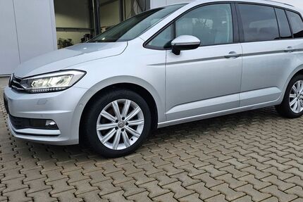 VW Touran 230.741 km 11.950 &euro; Oelsnitz 08606