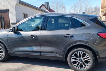 Ford Kuga 60.450 km 17.000 &euro; Schildau 04889