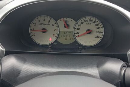 Nissan Micra 179.787 km 2.200 &euro; Werdohl 58791