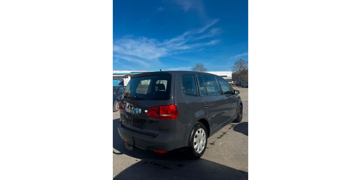 VW Touran 270.000 km 3.690 &euro; Velten 16727