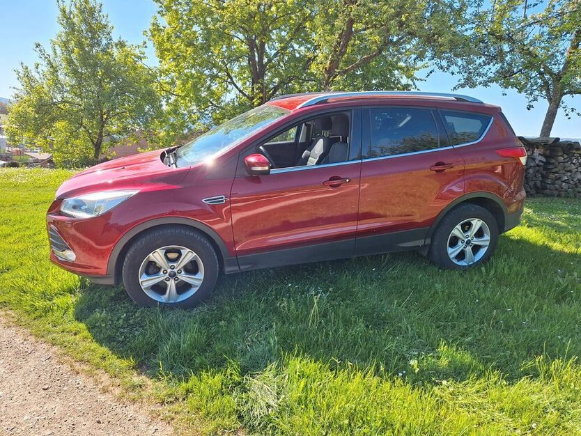 Ford Kuga 111.229 km 8.900 € Konstanz 78467