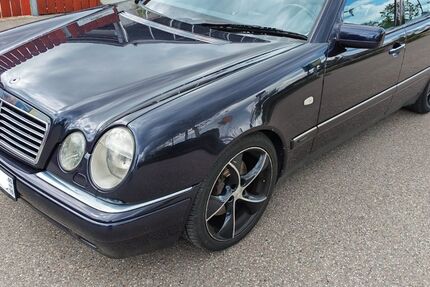 Mercedes-Benz E 430 143.000 km 9.200 &euro; Germering 82110