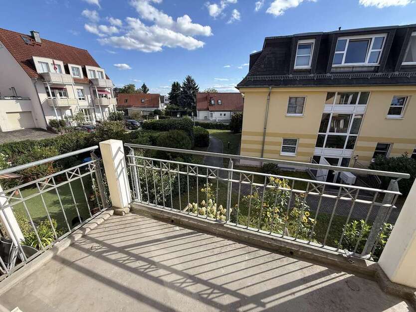 Wohnung zum Kaufen in Radebeul 220.000 € 64.15 m²