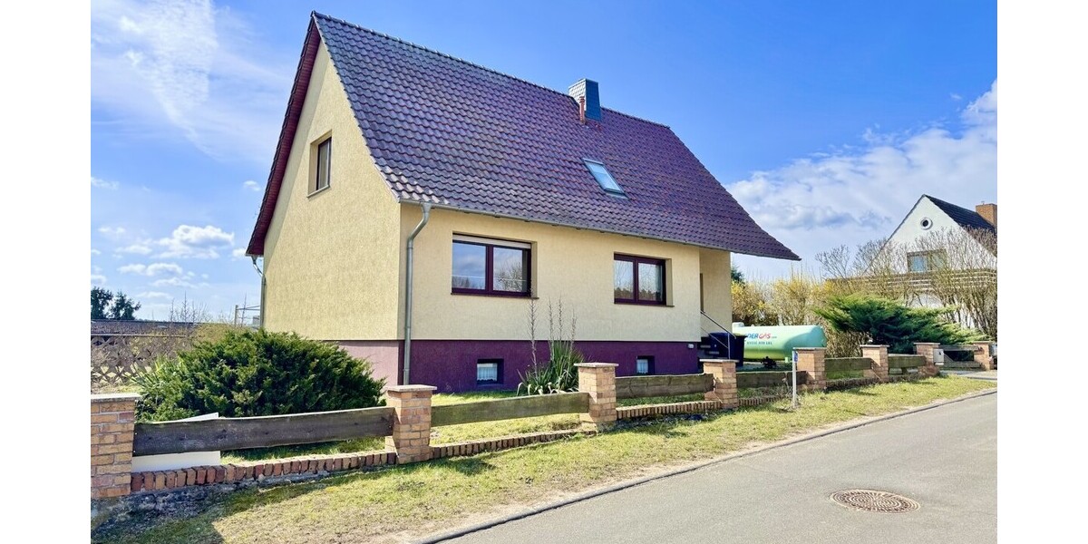 HORN IMMOBILIEN ++ Einfamilienhaus in Tantow mit Einbauküche, Garage und großem Grundstück - Einfamilienhaus Tantow | Angebot:24299209