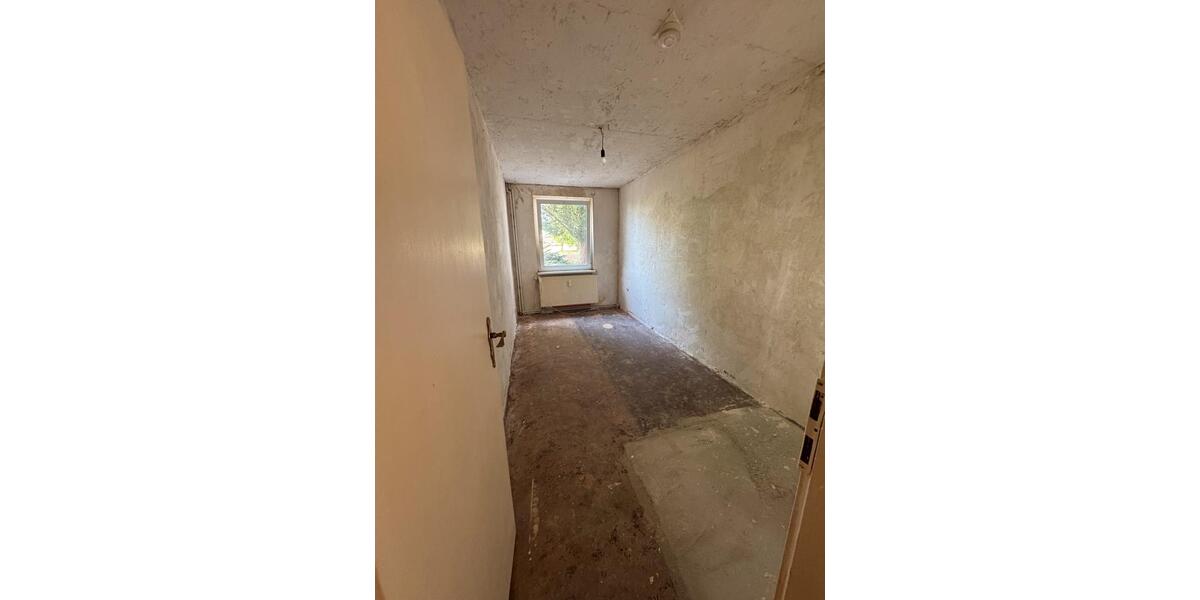 Eigentumswohnung mit MATERIAL zu verkaufen 3-Raum mit Balkon 3 zimmer