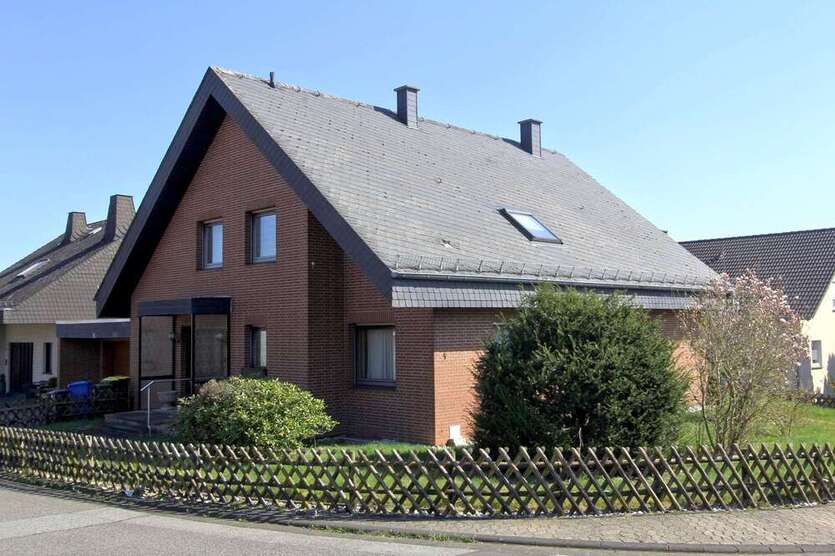 Haus zum Kaufen in Büchenbeuren 349.000 € 158 m²