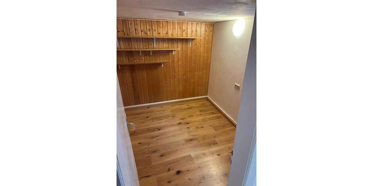 Etagenwohnung Bad Königshofen im Grabfeld - 6 Zimmer, 85 m&sup2;, 650&euro; | Angebot:24599995