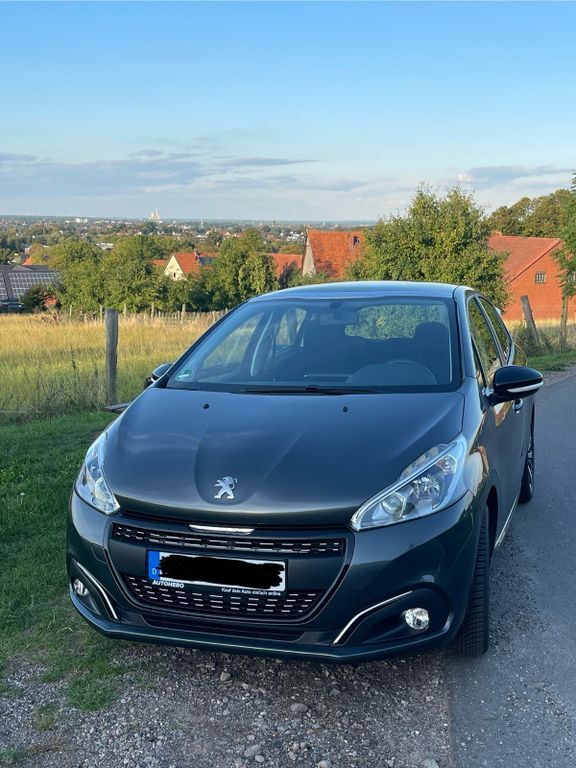 Peugeot 208 74.000 km 8.790 € Minden 32425