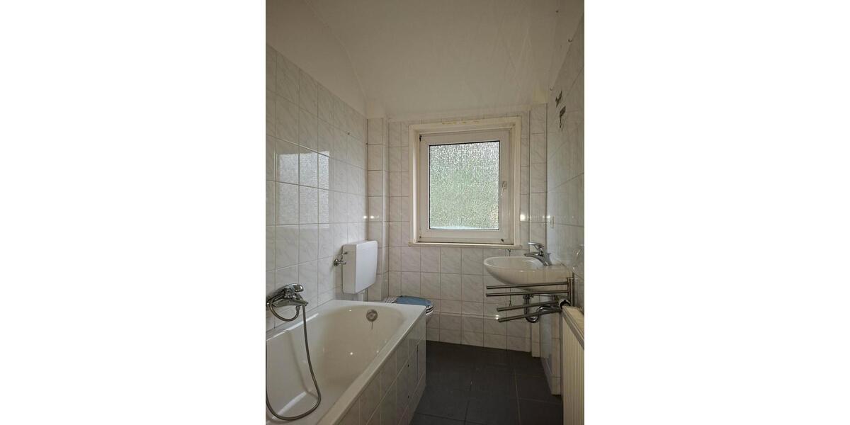 Etagenwohnung Remscheid Gemarkung Bergisch Born - 1 Zimmer, 34 m&sup2;, 245&euro; | Angebot:24567969