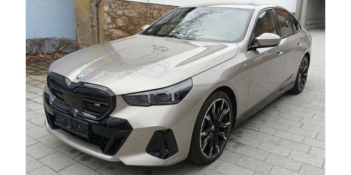 BMW i5 12.900 km 68.550 &euro; Vohenstrauss 92648