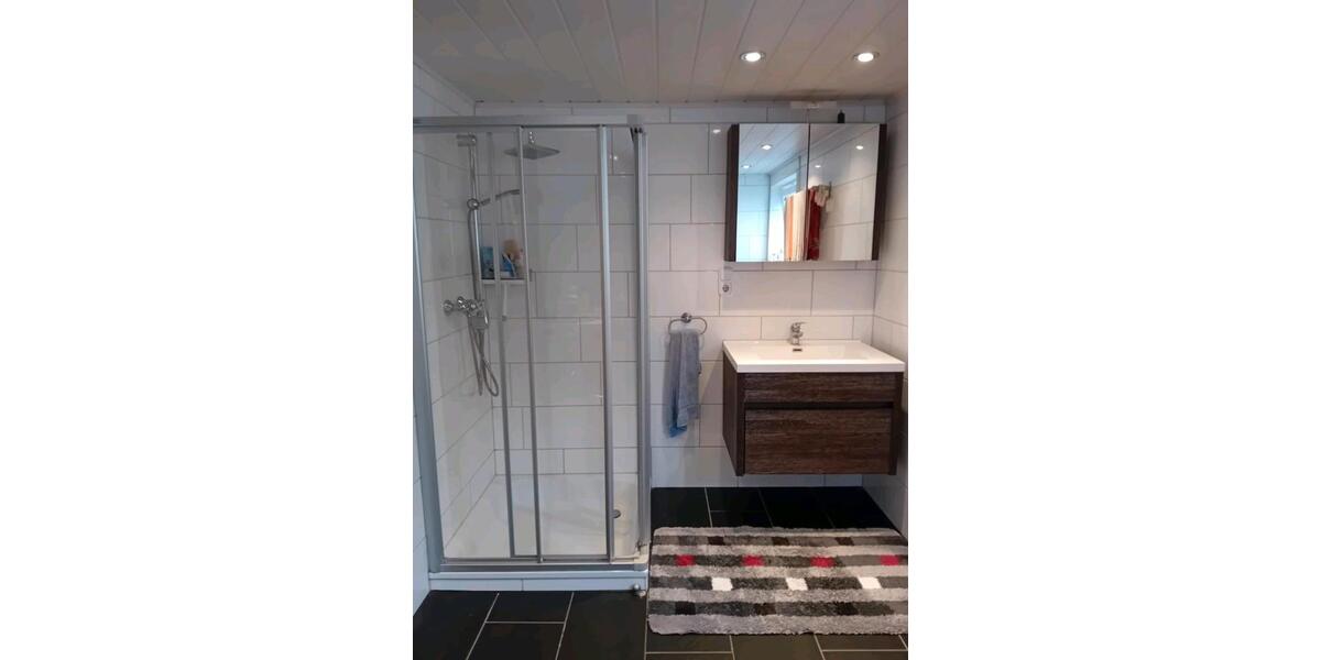 Doppelhaushälfte Tauberbischofsheim - 8 Zimmer, 170 m&sup2;, 1.500&euro; | Angebot:26089087