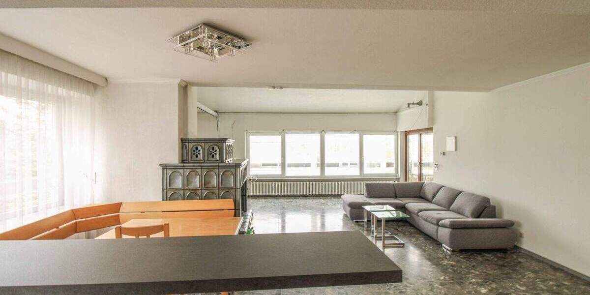 Einfamilienhaus Pfullingen - 7 Zimmer, 229 m&sup2;, 674.000&euro; | Angebot:24858592