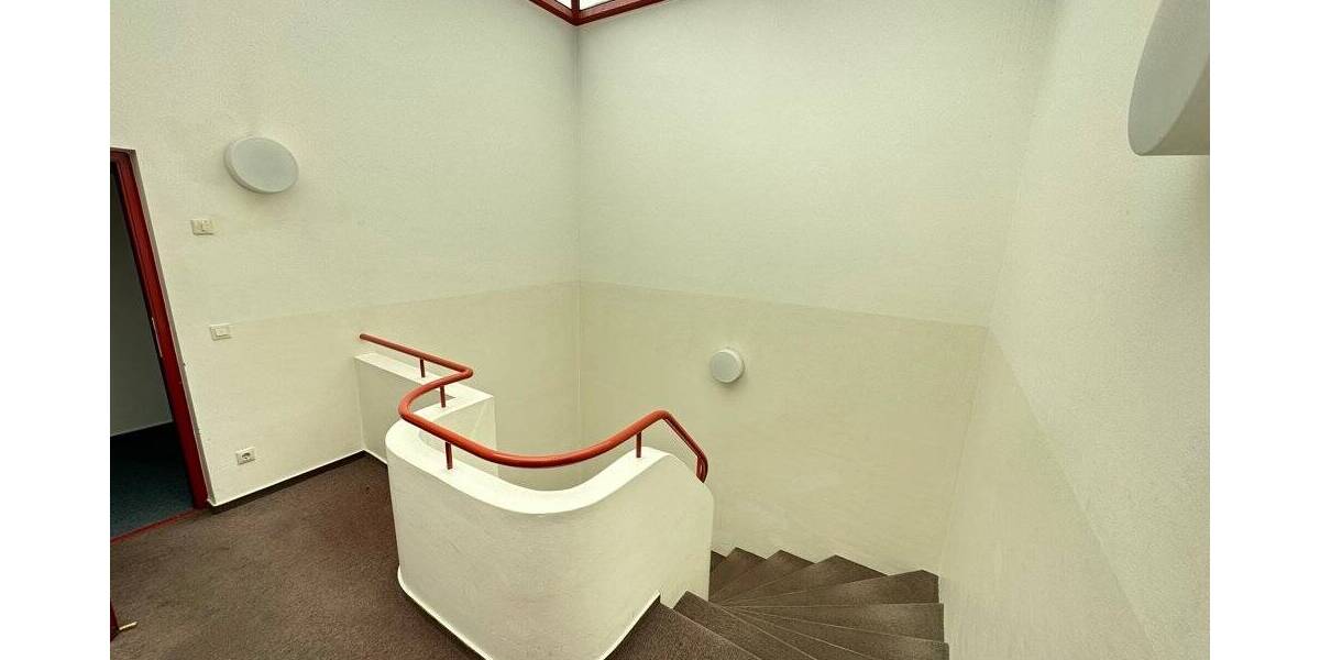 Attraktive Bürofläche im 2. OG eines hochmodernen Fitness- und Gesundheitscenters 8 zimmer