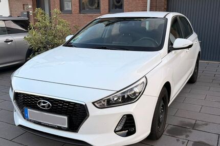 Hyundai i30 88.500 km 9.800 &euro; Köln 51105